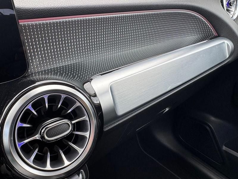 Gebraucht Mercedes GLB200 150 PS (110 kW) 2023 Weiß SUV