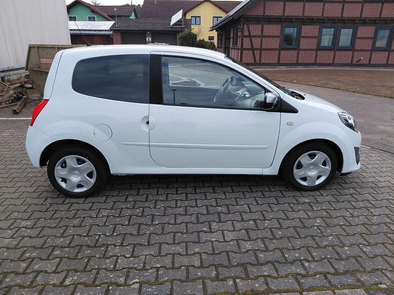 Gebraucht Renault Twingo Night&Day 75 PS (55 kW) 2011 Weiß Kleinwagen