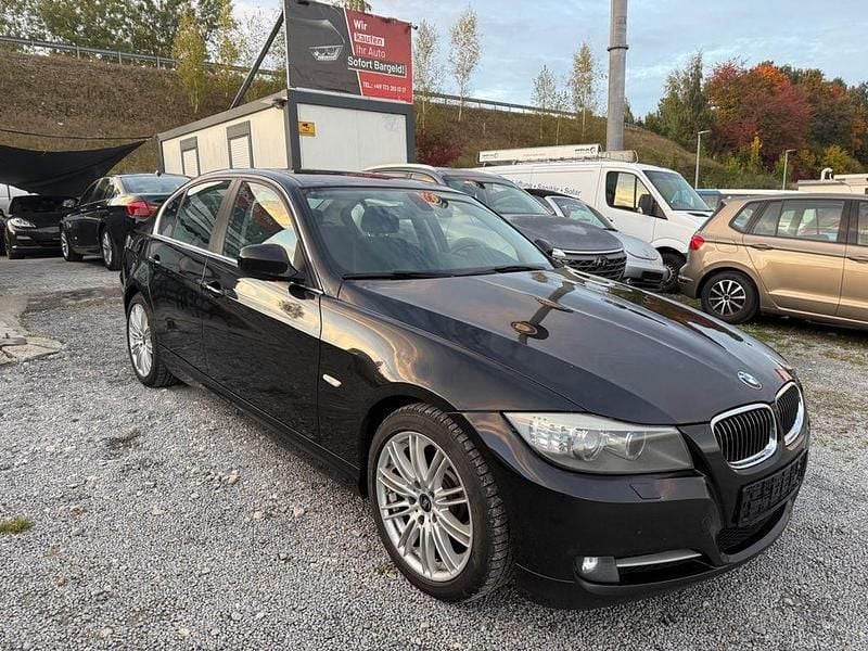 Używany BMW 330 272 KM (200 kW) 2010 Czarny Sedan/Limuzyna