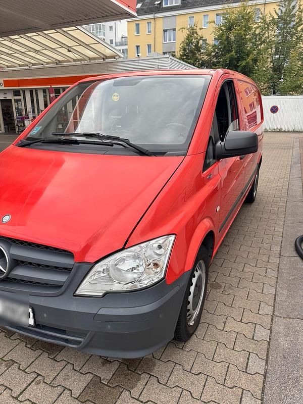 Rot Gebraucht 2014 Mercedes Vito Van | 9.250 € (Superpreis) - Bild 1/4