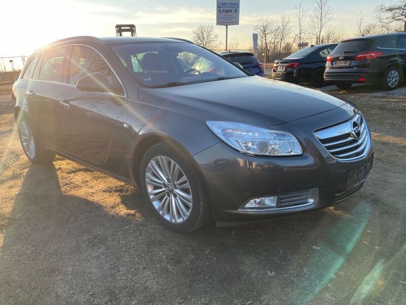 Grau Gebraucht 2012 Opel Insignia Innovation Kombi | 6.499 € (Fairer Preis) - Bild 1/4