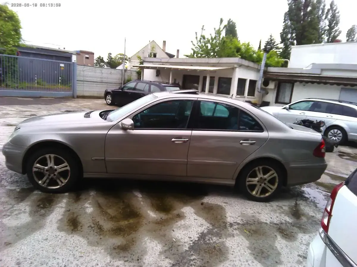 Gebraucht Mercedes E280 190 PS (139 kW) 2007 Grau Limousine