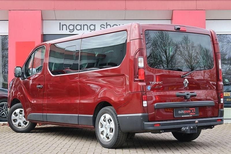 Gebraucht Renault Trafic 150 PS (110 kW) 2022 Rot Van / Kleinbus