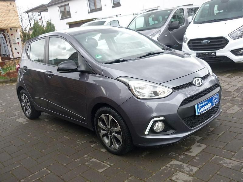 Usata Hyundai i10 Style 87 CV (63 kW) 2015 Grigio Utilitaria