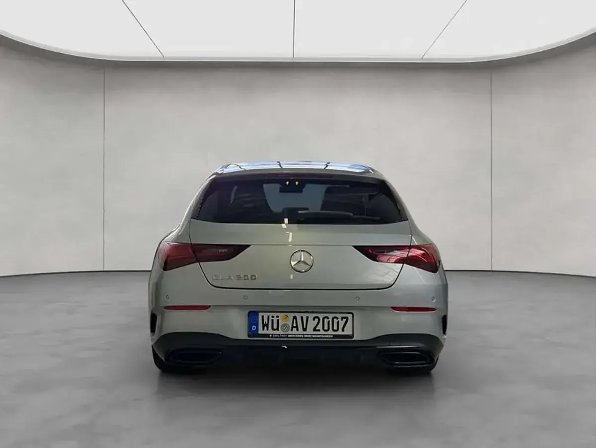 Gebraucht Mercedes CLA200 163 PS (119 kW) 2026 Metalliclack hightechsilber Kombi