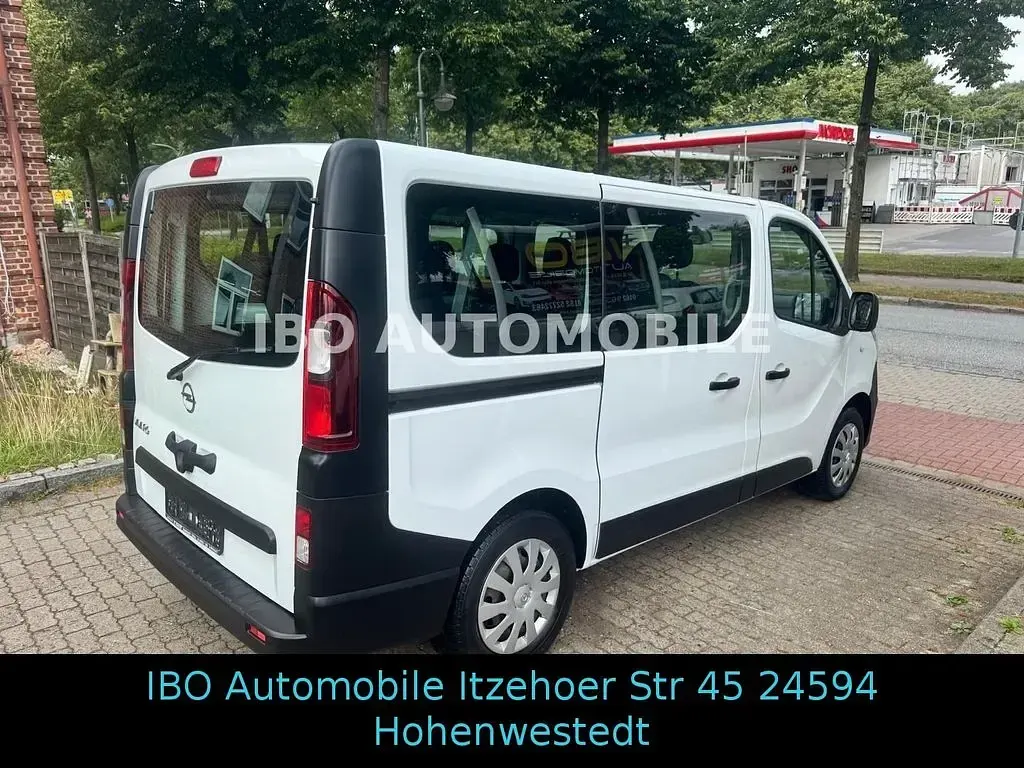 Gebraucht Opel Vivaro 95 PS (69 kW) 2018 Weiß Van / Kleinbus