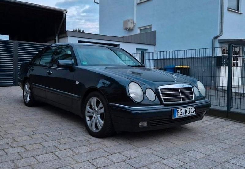 Gebraucht 1998 Mercedes E240 Elegance Limousine | 5.999 € (Etwas zu teuer) - Bild 1/4