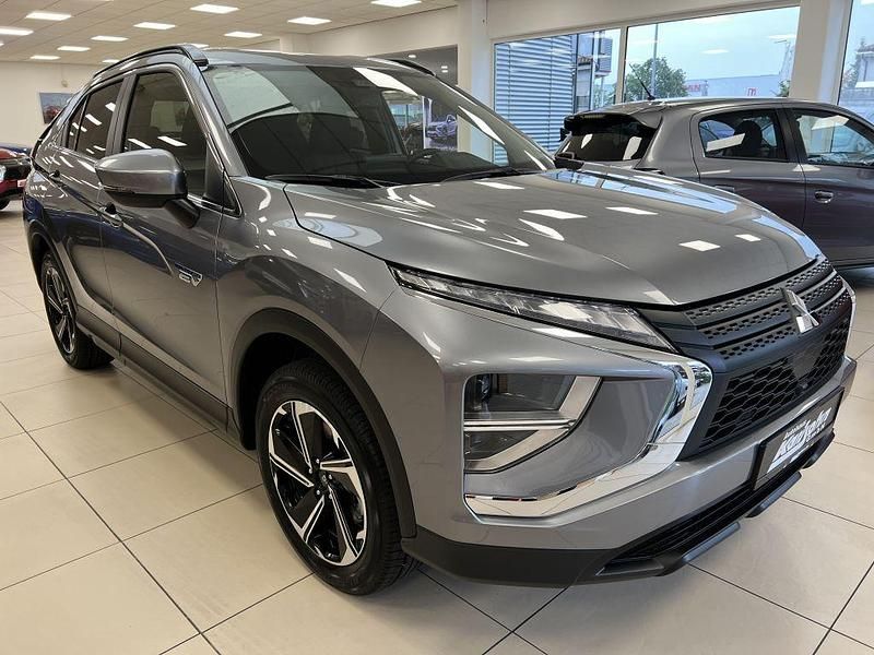 Grau Gebraucht 2022 Mitsubishi Eclipse Cross Plus SUV | 18.990 € (Guter Preis) - Bild 1/4