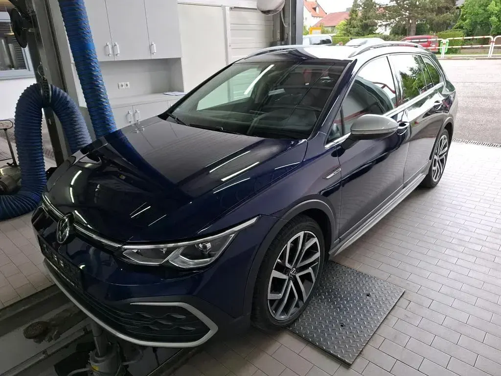 Gebraucht VW Golf Alltrack 200 PS (147 kW) 2023 Atlantik blue metallic Kombi