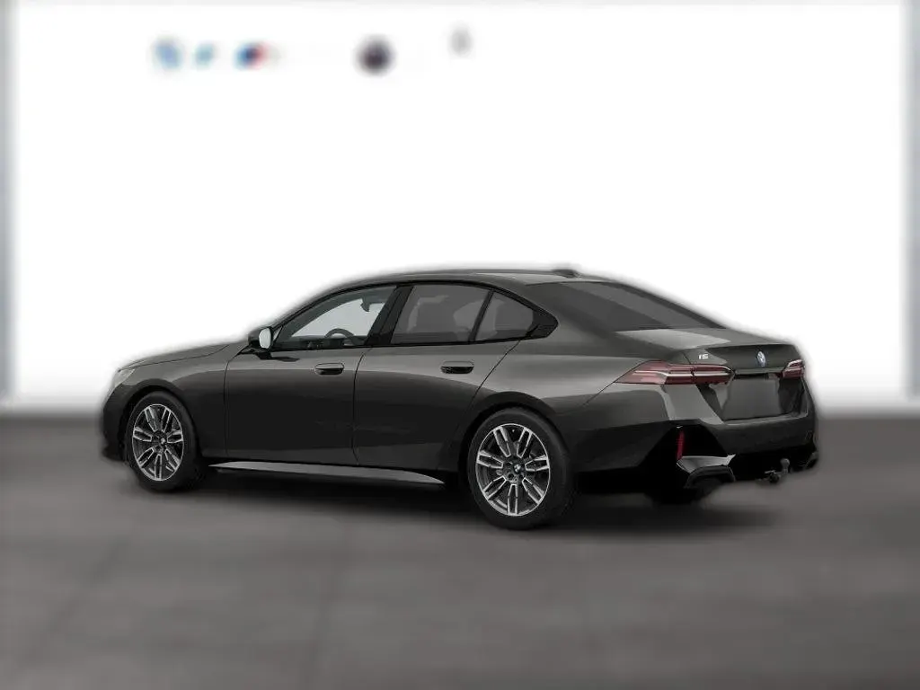 Neu BMW i5 M Sport 250 kW (340 PS) 2026 Grau metallic