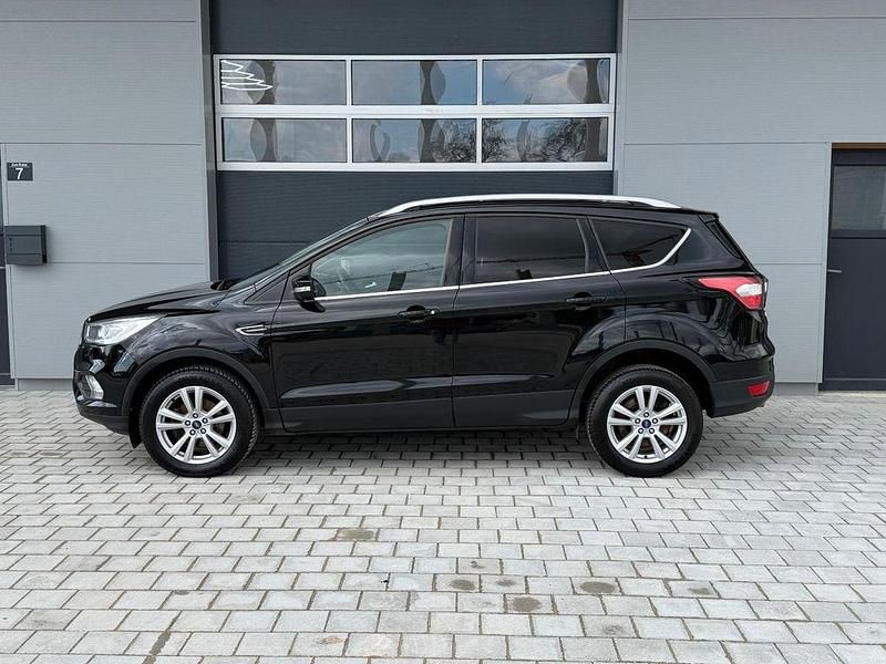Gebraucht Ford Kuga 150 PS (110 kW) 2018 Schwarz SUV