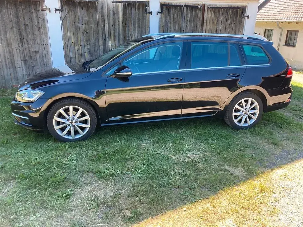 Second-hand VW Golf VII Highline 150 CP (110 kW) 2020 Negru Break