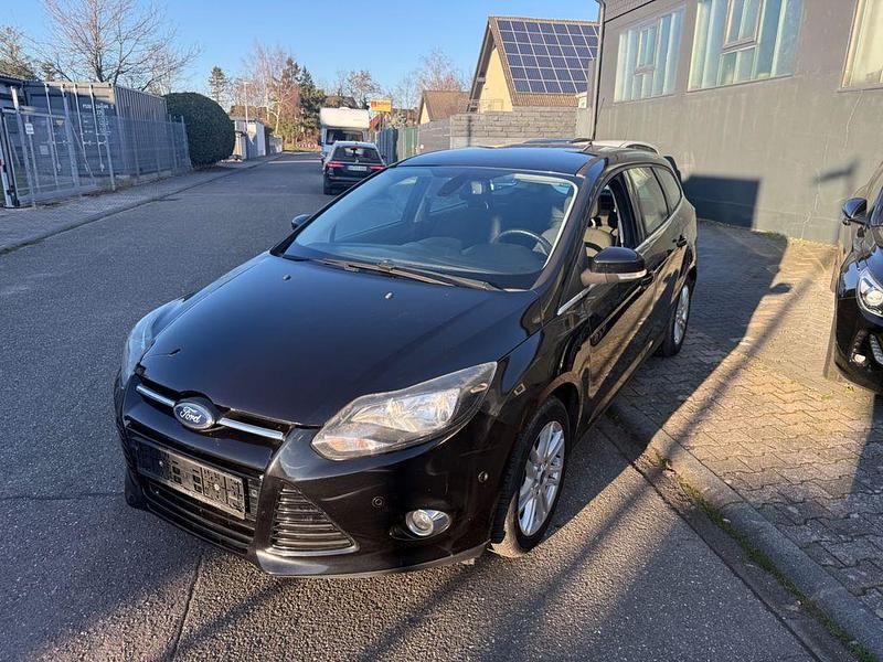 Gebraucht Ford Focus Titanium 116 PS (85 kW) 2013 Schwarz Kombi