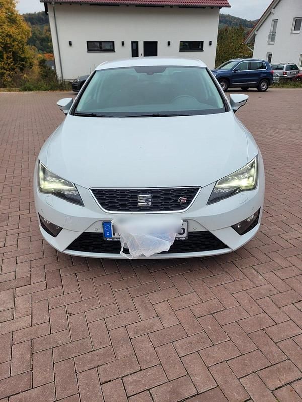 Weiß Gebraucht 2014 Seat Leon FR Limousine | 8.750 € (Teuer) - Bild 1/4