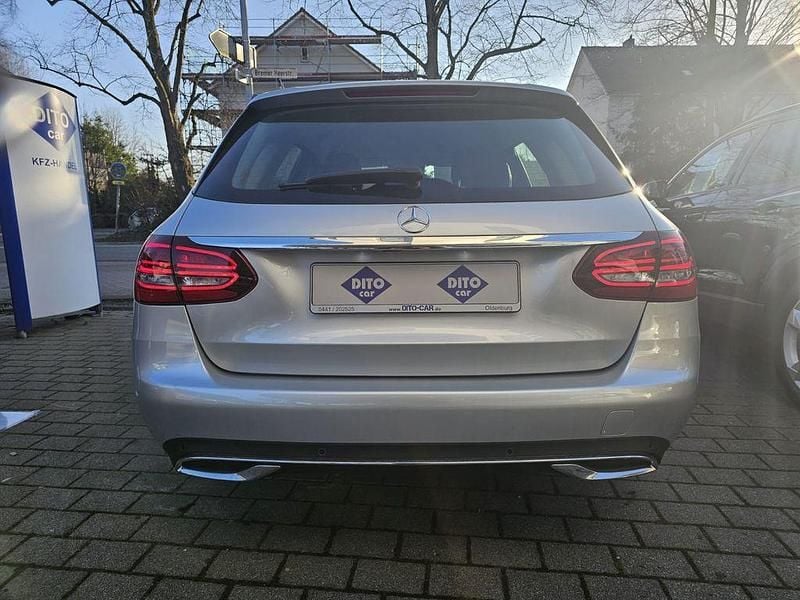 Gebraucht Mercedes C220 194 PS (142 kW) 2021 Silber Limousine