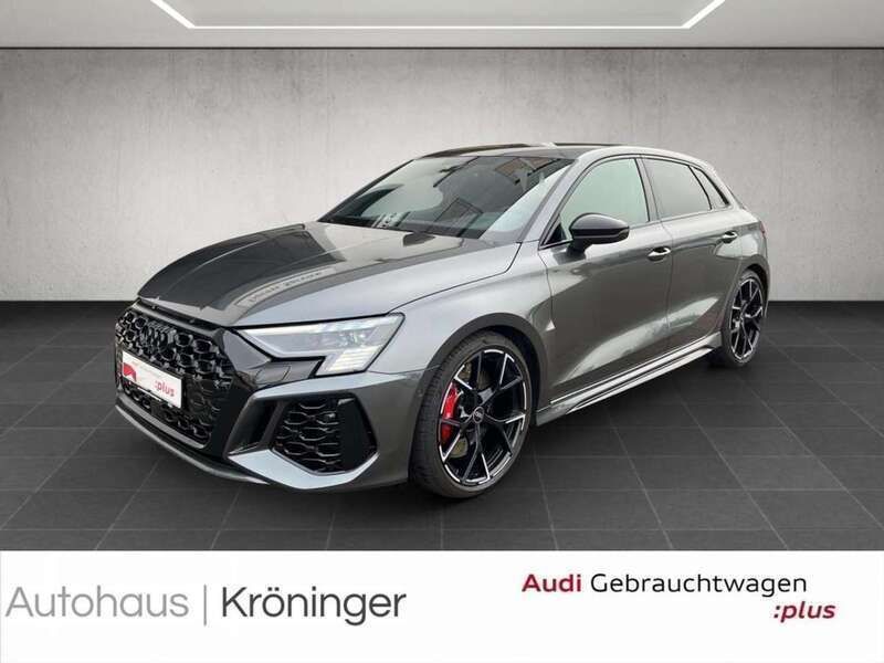 Grau Gebraucht 2024 Audi RS3 Sportback Sport Kleinwagen | 56.390 € (Guter Preis) - Bild 1/4