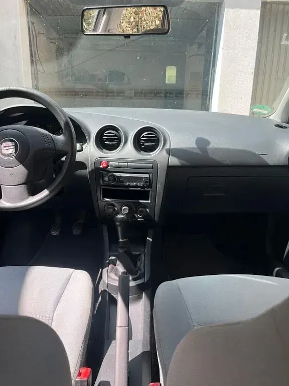 Używany Seat Ibiza Stella 75 KM (55 kW) 2003 Czarny Hatchback