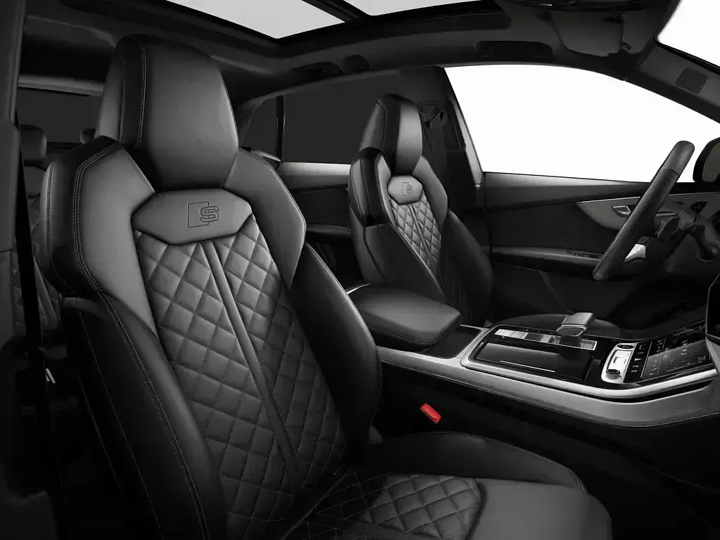 Gebraucht Audi Q8 Ambiente 210 PS (154 kW) 2025 Grau SUV