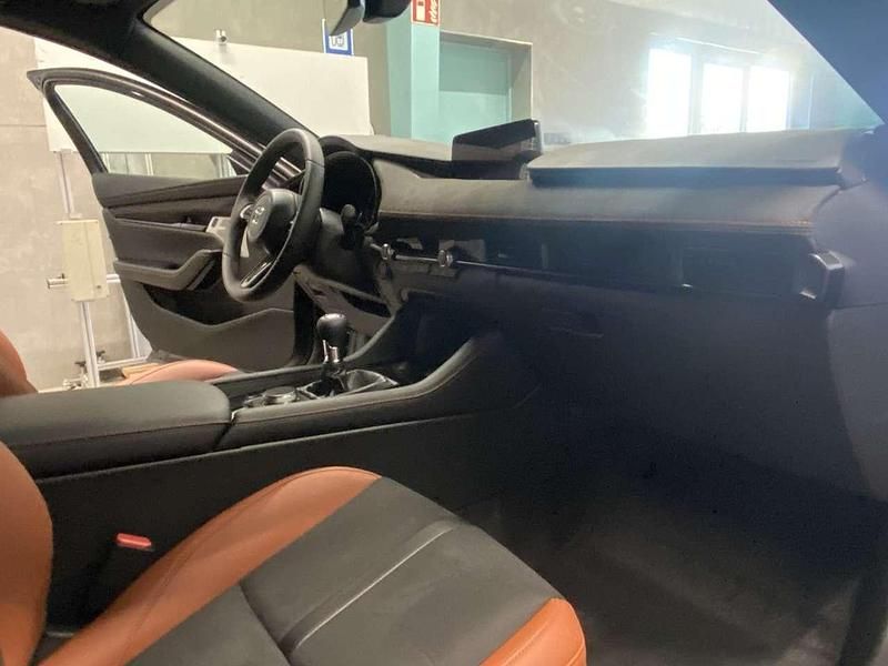 Neu Mazda 3 Nagisa 186 PS (136 kW) 2025 Machine gray Limousine