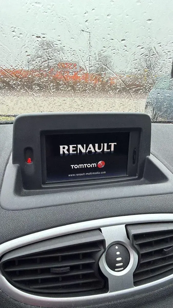 Gebraucht Renault Clio II Dynamique 101 PS (74 kW) 2011 Schwarz Limousine