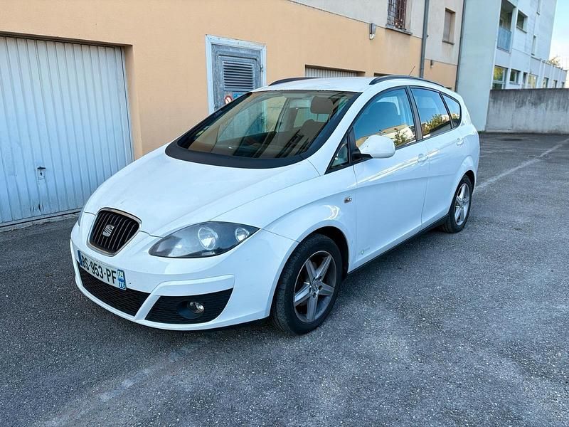 Weiß Gebraucht 2011 Seat Altea XL Copa Van / Kleinbus | 1.400 € (Superpreis) - Bild 1/4