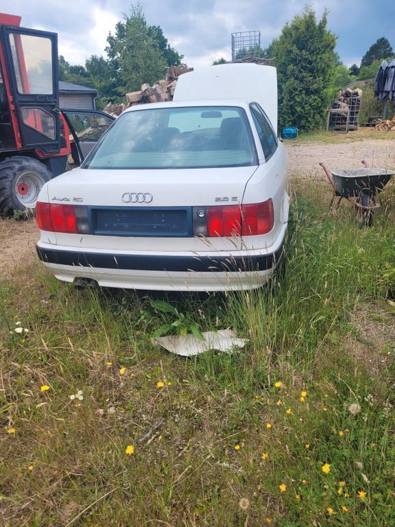 Weiß Gebraucht 1992 Audi 80 Limousine | 4.700 € - Bild 1/4