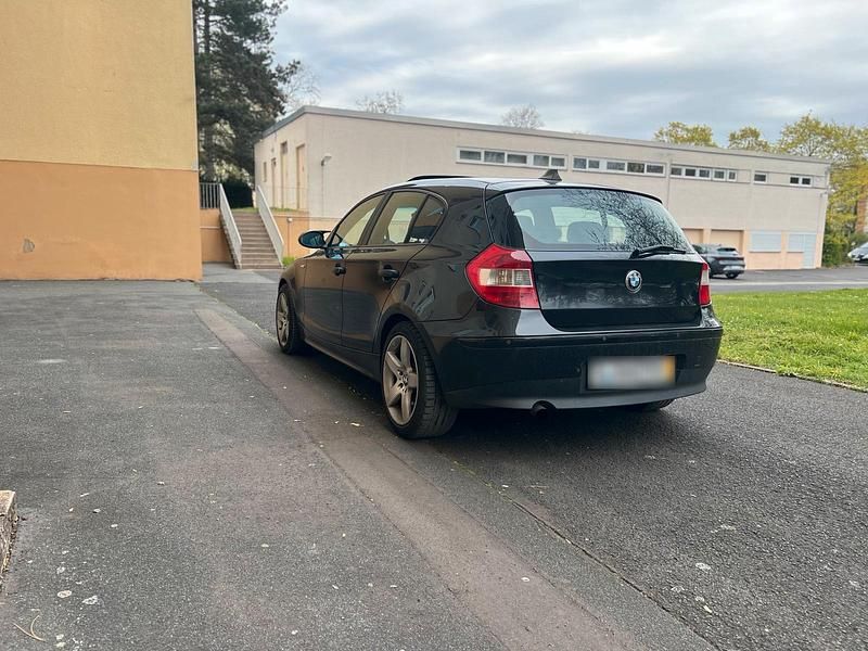 Gebraucht BMW 118 136 PS (100 kW) 2006 Schwarz Kleinwagen