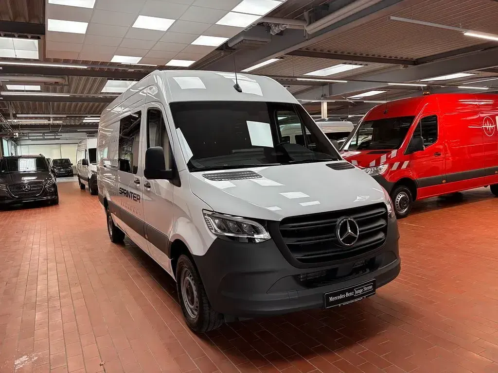 Gebraucht Mercedes Sprinter 190 PS (139 kW) 2025 Weiß Van