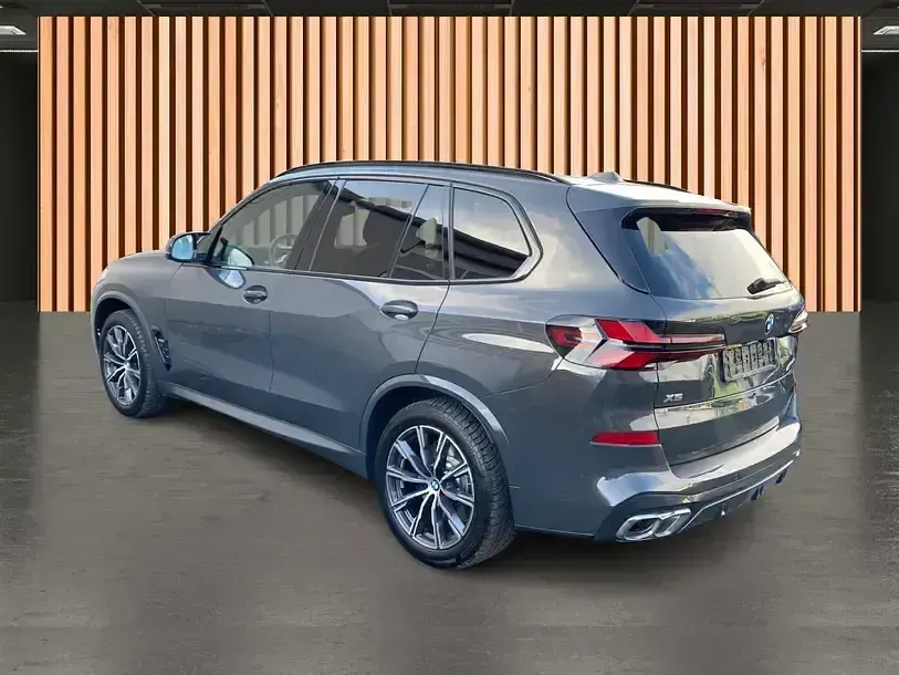 Gebraucht BMW X5 Comfort Edition 530 PS (389 kW) 2024 Grau grau (metallic) SUV