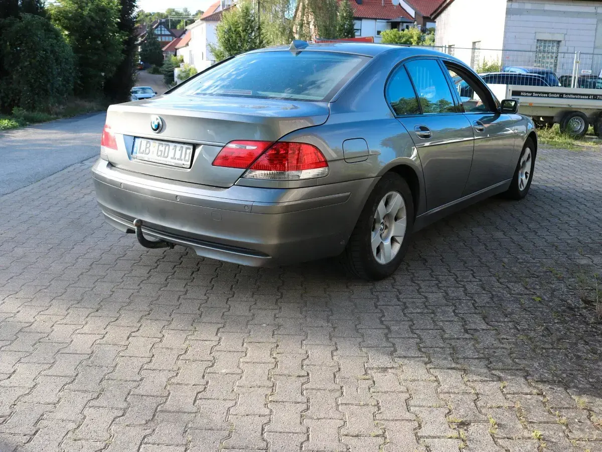 Gebraucht BMW 740 306 PS (225 kW) 2005 Silber Limousine