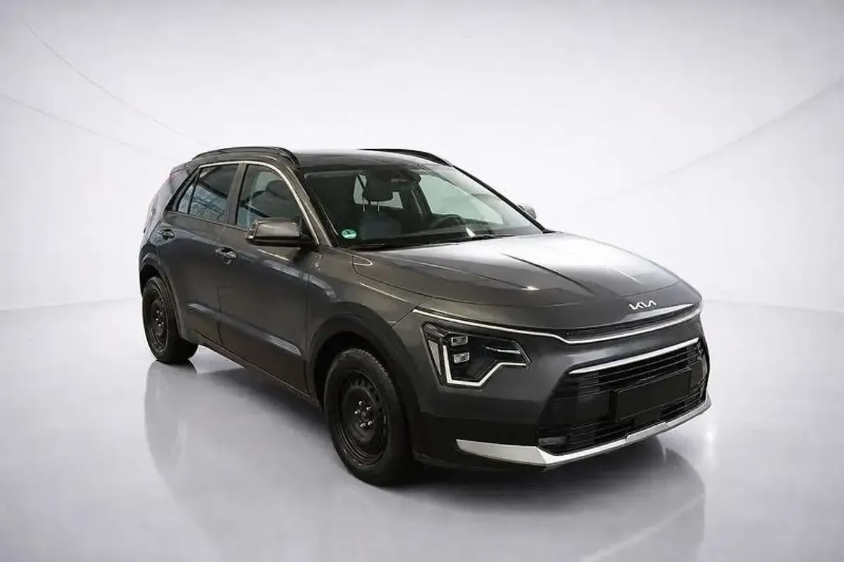 Gebraucht Kia Niro Spirit 182 PS (133 kW) 2024 Grau SUV