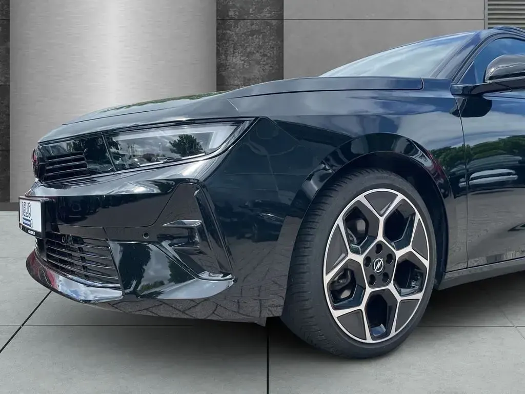 Gebraucht Opel Astra Ultimate 131 PS (96 kW) 2024 Schwarz Kleinwagen