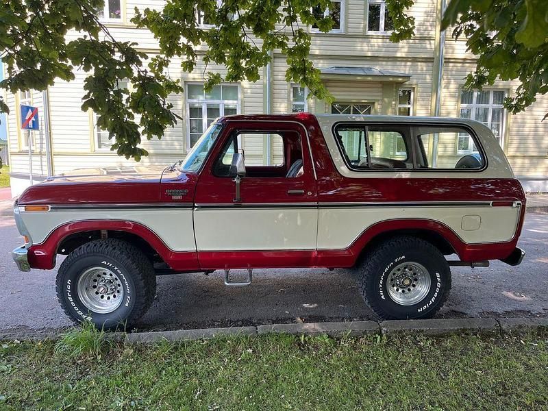 Gebraucht Ford Bronco XLT 160 PS (117 kW) 1979 Rot SUV