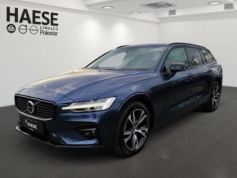 Gebraucht Volvo V60 Plus 197 PS (144 kW) 2025 Denim blue / metallic Kombi