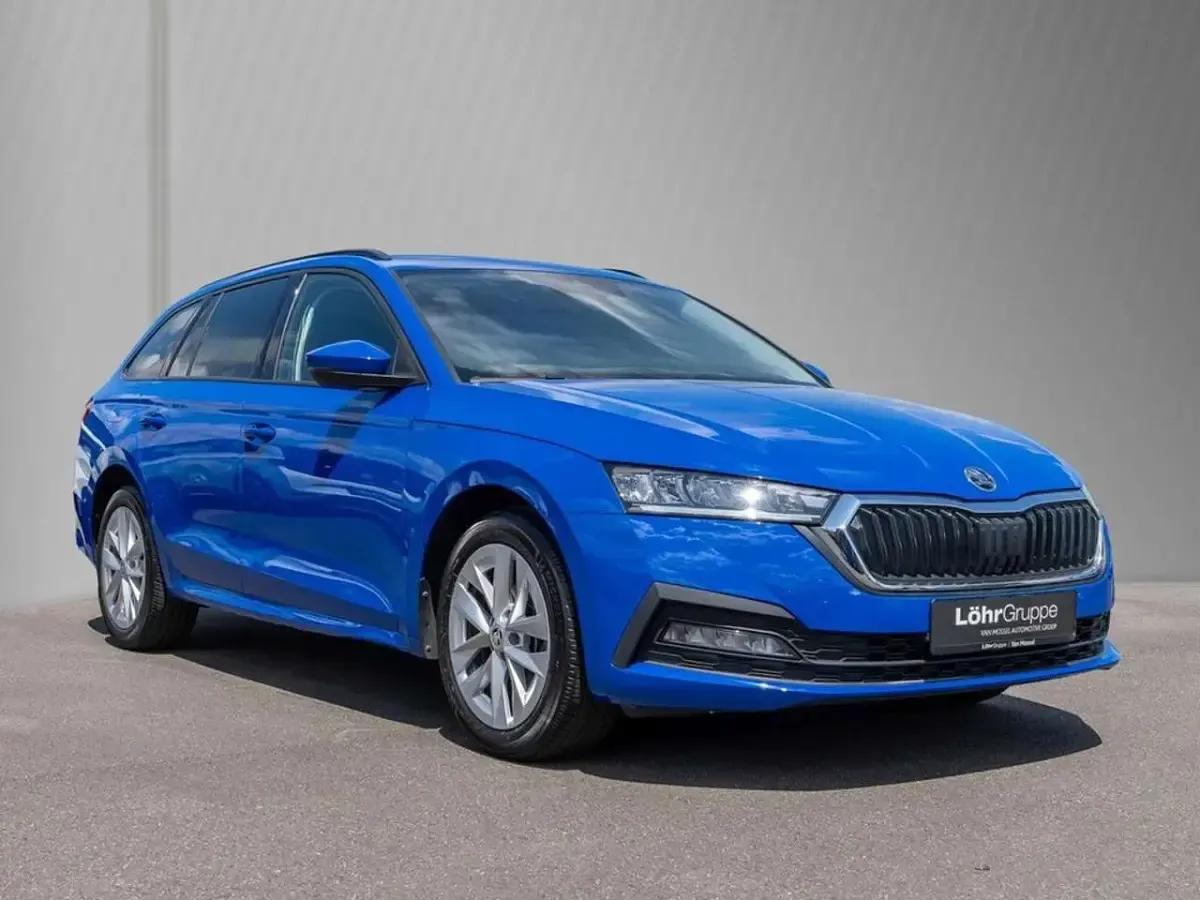 Gebraucht Skoda Octavia Ambition 204 PS (150 kW) 2023 Blau Kombi