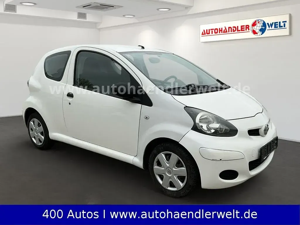Second-hand Toyota Aygo Basis 68 CP (50 kW) 2010 Alb Hatchback
