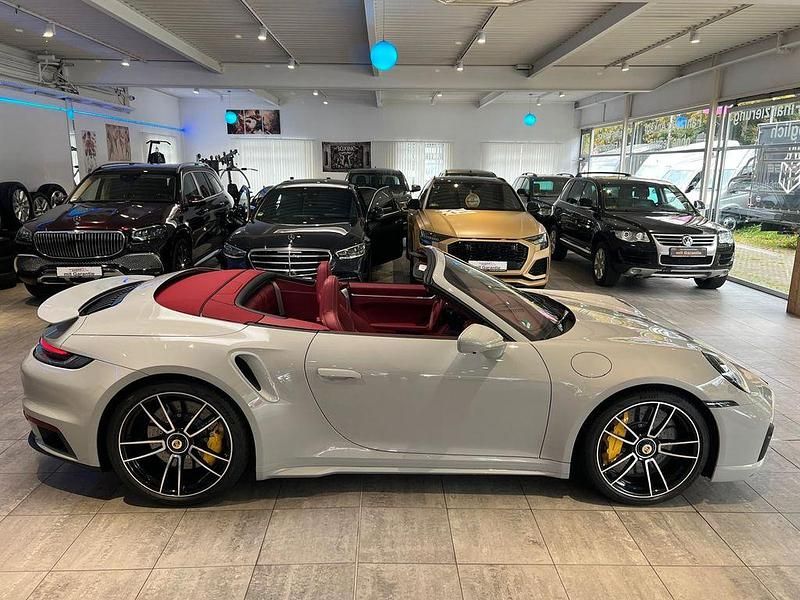 Grau Gebraucht 2023 Porsche 911 Turbo S Cabriolet Cabrio | 244.900 € (Fairer Preis) - Bild 1/4