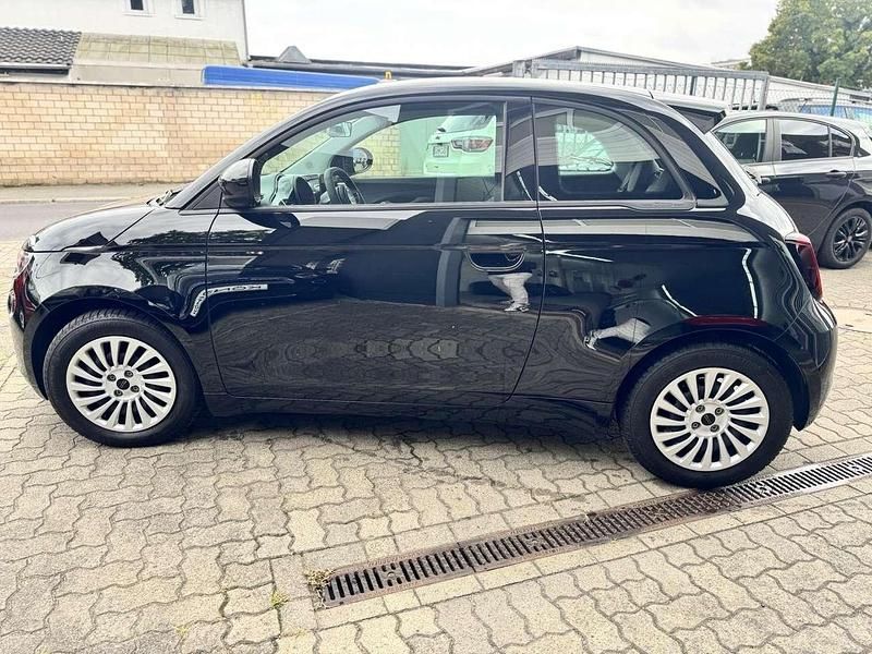 Gebraucht Fiat 500e 86 kW (118 PS) 2023 Schwarz Kleinwagen