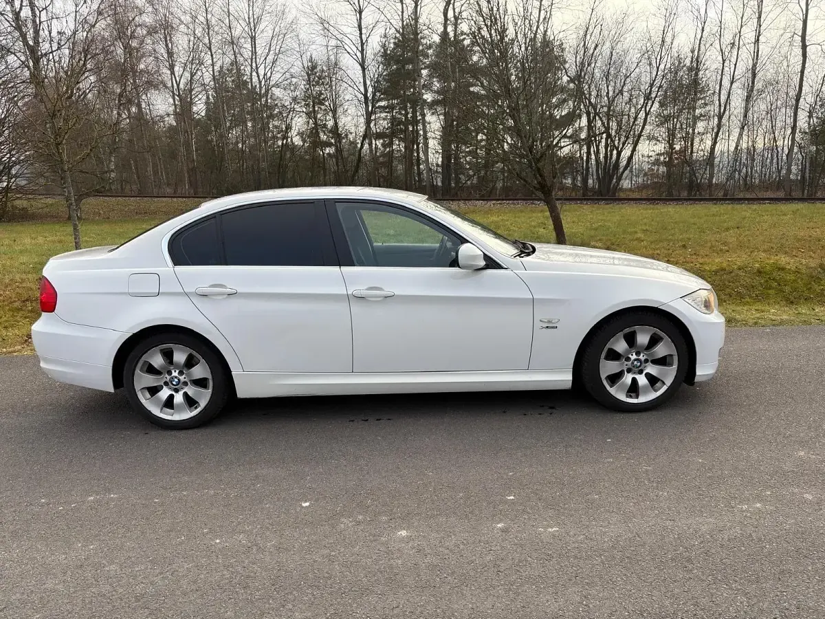 Gebraucht BMW 330 245 PS (180 kW) 2008 Weiß Limousine