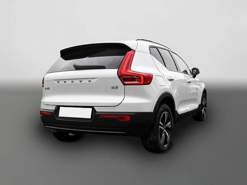 Gebraucht Volvo XC40 Plus 163 PS (119 kW) 2023 Weiß SUV