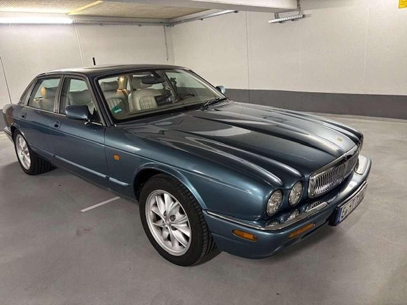 Blau Gebraucht 2000 Jaguar XJ40 Limousine | 12.800 € - Bild 1/4
