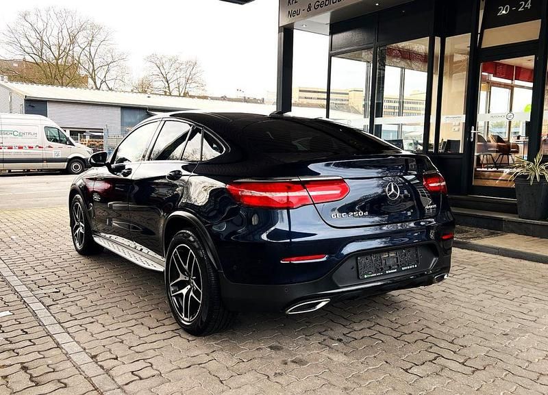 Gebraucht Mercedes GLC250 AMG 204 PS (150 kW) 2019 Blau Limousine
