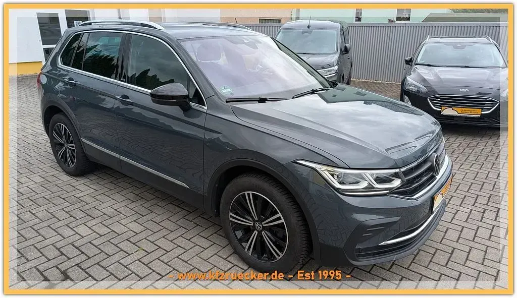 Gebraucht VW Tiguan Move 150 PS (110 kW) 2024 Grau SUV