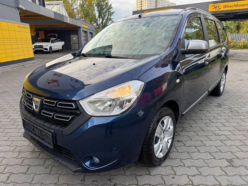 Blau Gebraucht 2015 Dacia Lodgy Celebration Van / Kleinbus | 6.499 € (Superpreis) - Bild 1/4