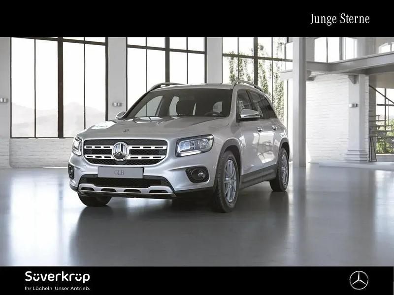Silber iridiumsilber Gebraucht 2022 Mercedes GLB200 SUV | 32.690 € (Fairer Preis) - Bild 1/4
