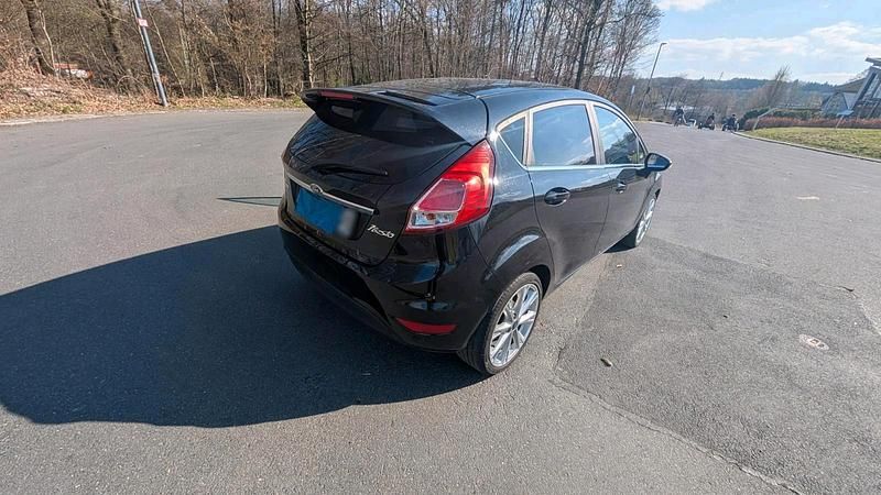 Gebraucht Ford Fiesta Titanium 101 PS (74 kW) 2015 Schwarz Kleinwagen