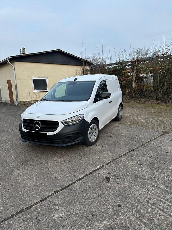 Gebraucht Mercedes Citan 110 95 PS (69 kW) 2023 Weiß Kleinwagen