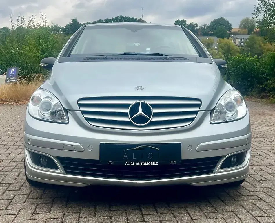 Gebraucht Mercedes B200 136 PS (100 kW) 2006 Silber Van / Kleinbus