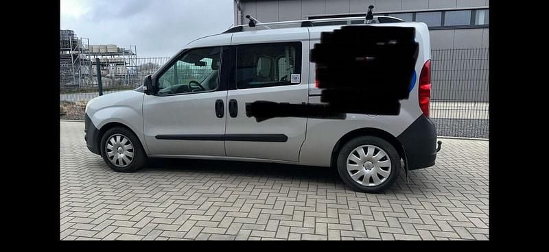 Second-hand Opel Combo 120 CP (88 kW) 2016 Argintiu Monovolum