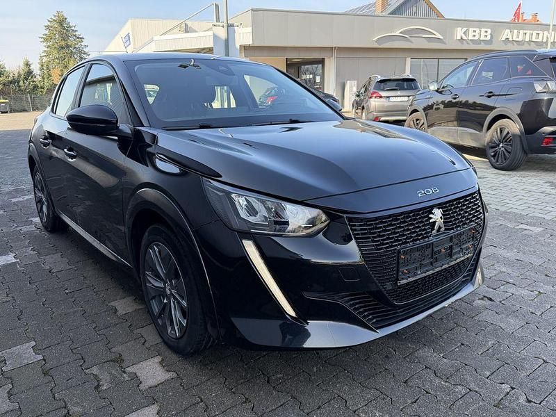 Gebraucht Peugeot e-208 Active 100 kW (136 PS) 2022 Schwarz Kleinwagen